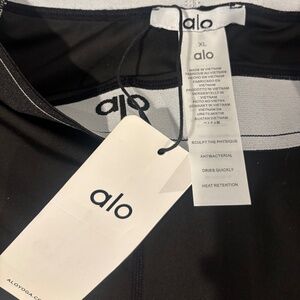 Alo yoga black pants